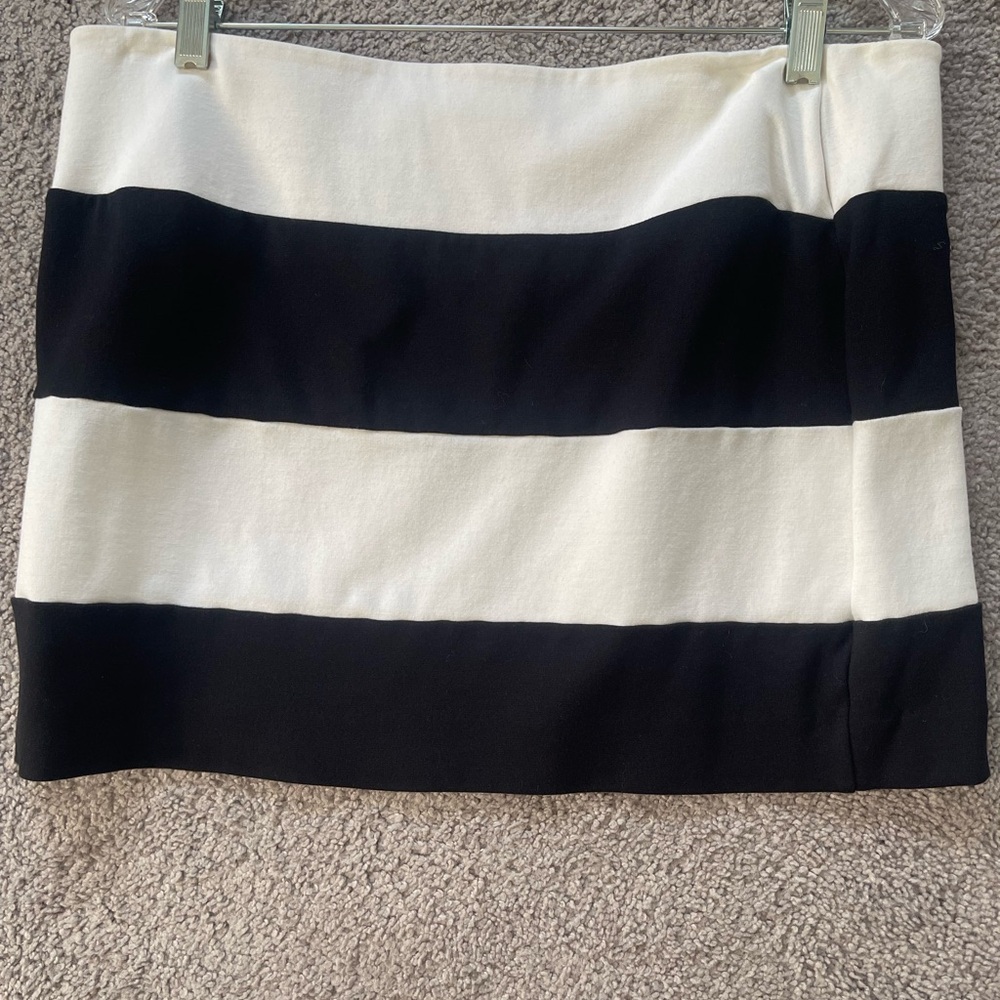Express Monochrome Striped Pencil Skirt